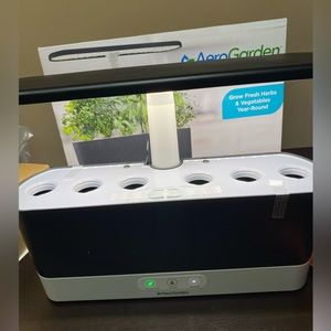 Aerogarden 6 pod - used